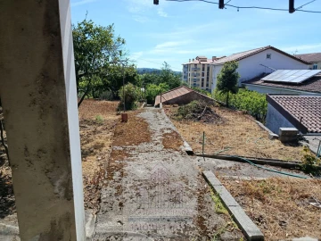 Moradia T10 para Venda em Oliveira do Hospital e São Paio de Gramaços