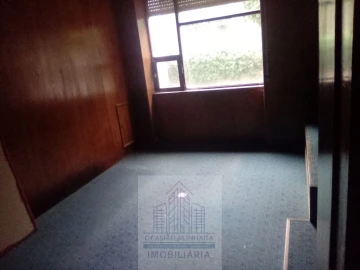 Moradia T10 para Venda em Oliveira do Hospital e São Paio de Gramaços