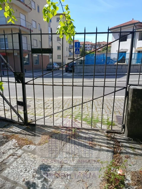 Moradia T10 para Venda em Oliveira do Hospital e São Paio de Gramaços