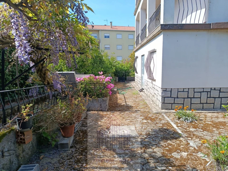 Moradia T10 para Venda em Oliveira do Hospital e São Paio de Gramaços Foto 15