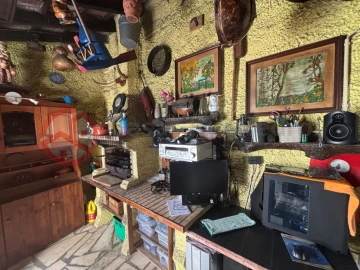 Moradia T3 para Venda em Laranjeiro e Feijó