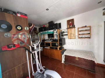 Moradia T3 para Venda em Laranjeiro e Feijó