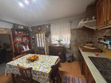 Moradia T3 para Venda em Laranjeiro e Feijó