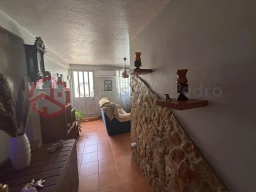 Moradia T3 para Venda em Laranjeiro e Feijó