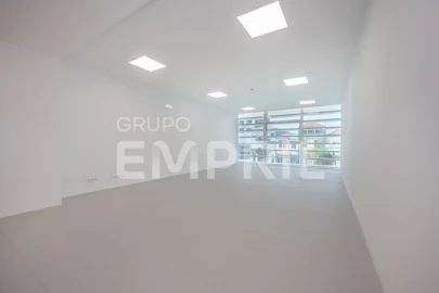 Escritório para Venda em Mafamude e Vilar do Paraíso