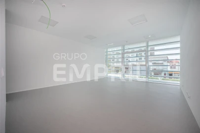 Escritório para Venda em Mafamude e Vilar do Paraíso