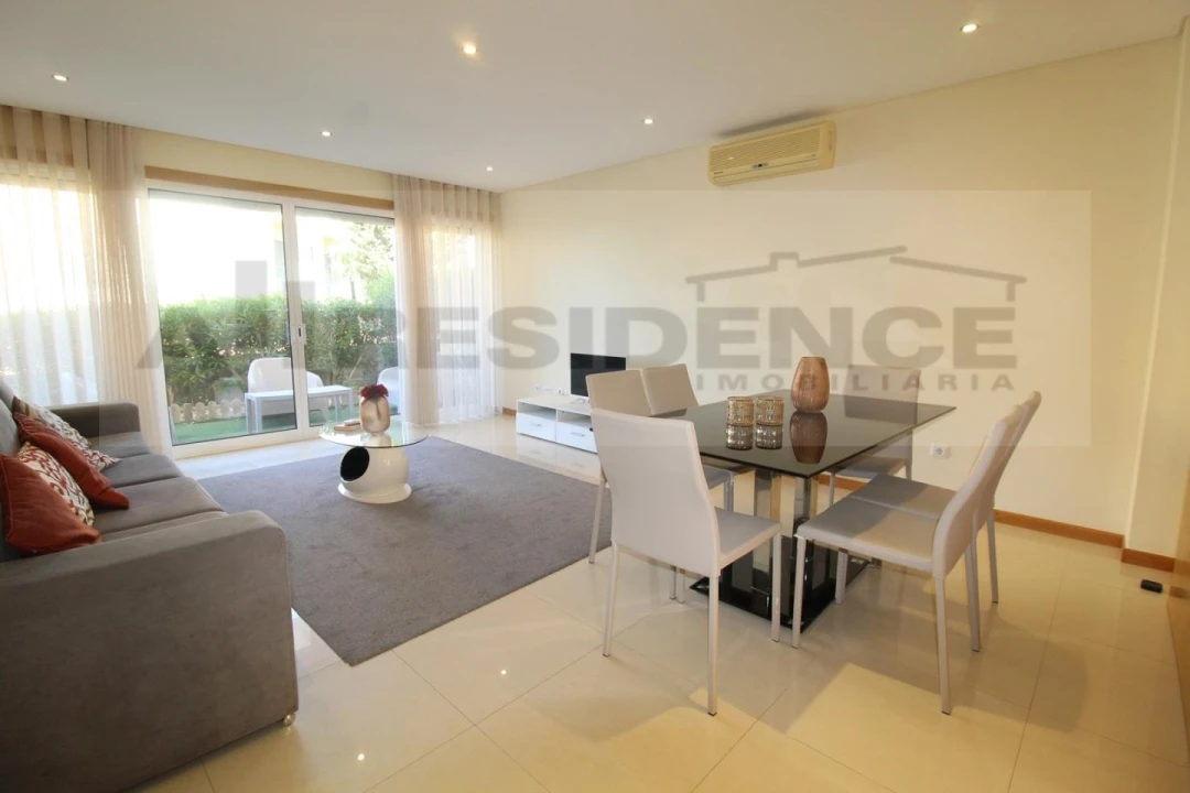 Moradia T2 para Venda em Albufeira e Olhos de Água Foto 1