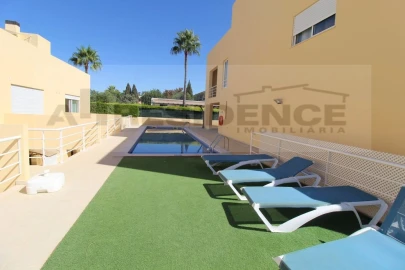 Moradia T2 para Venda em Albufeira e Olhos de Água