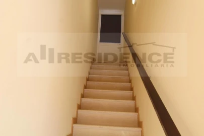 Moradia T2 para Venda em Albufeira e Olhos de Água