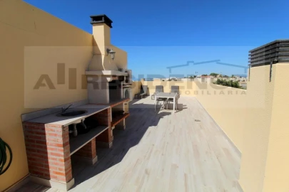 Moradia T2 para Venda em Albufeira e Olhos de Água