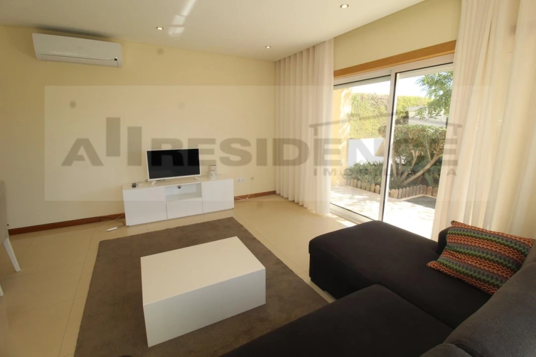 Moradia T3 para Venda em Albufeira e Olhos de Água Foto 1