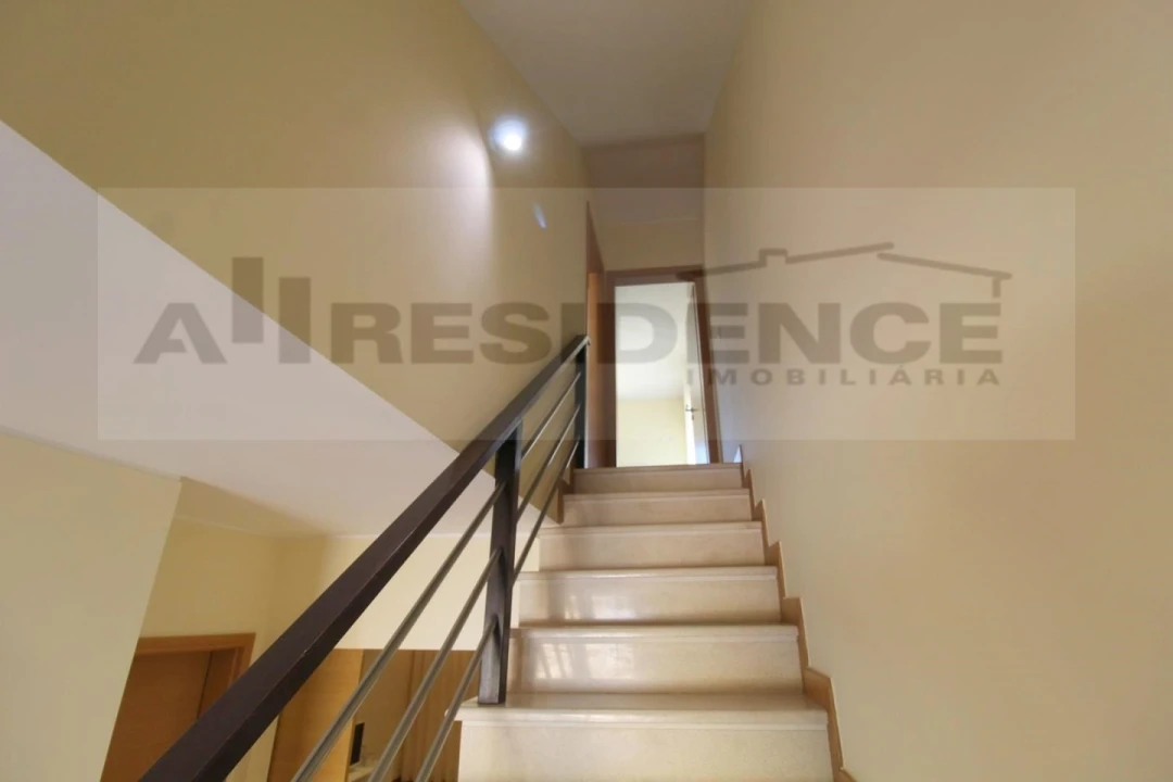 Moradia T3 para Venda em Albufeira e Olhos de Água Foto 12