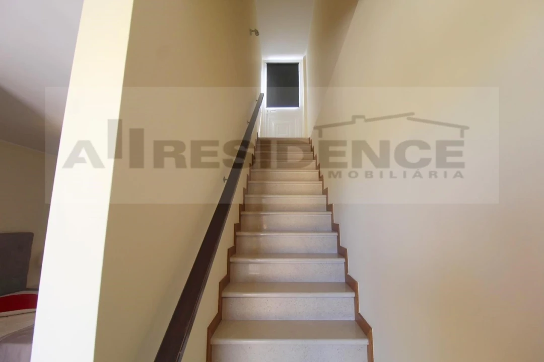 Moradia T3 para Venda em Albufeira e Olhos de Água Foto 27