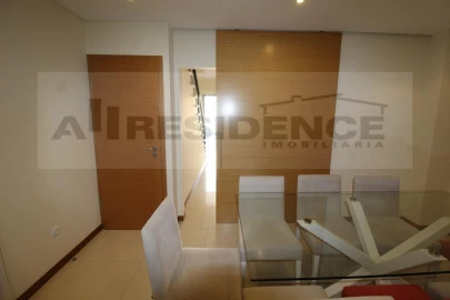 Moradia T3 para Venda em Albufeira e Olhos de Água