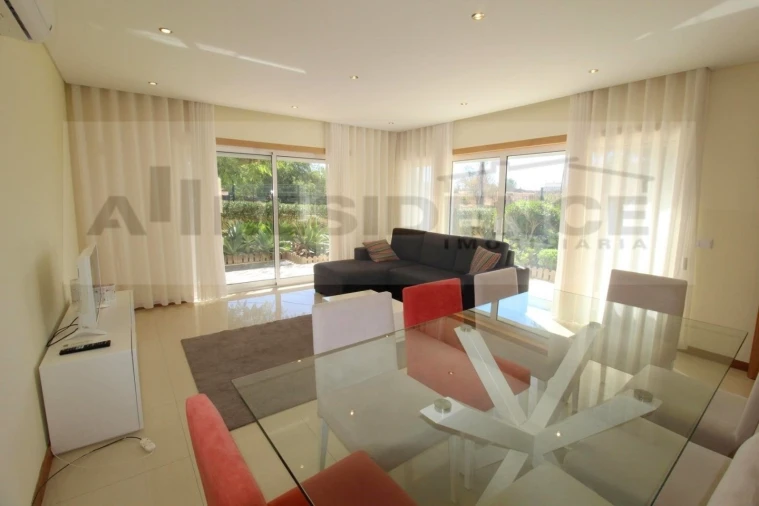 Moradia T3 para Venda em Albufeira e Olhos de Água Foto 4