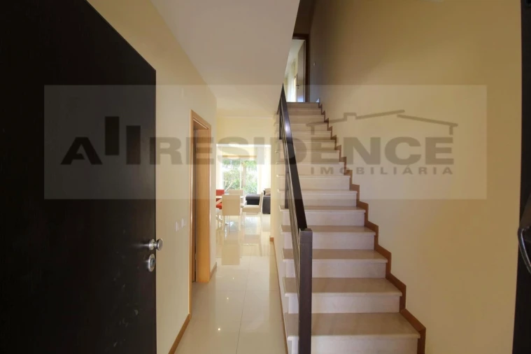 Moradia T3 para Venda em Albufeira e Olhos de Água Foto 6