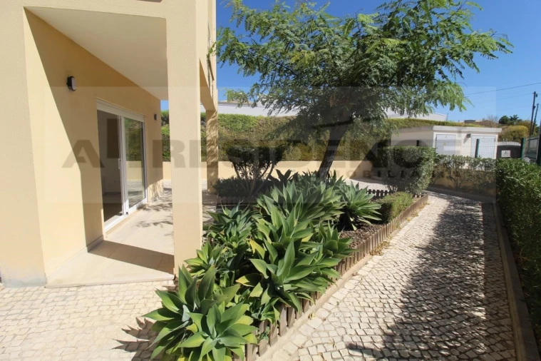 Moradia T3 para Venda em Albufeira e Olhos de Água Foto 13