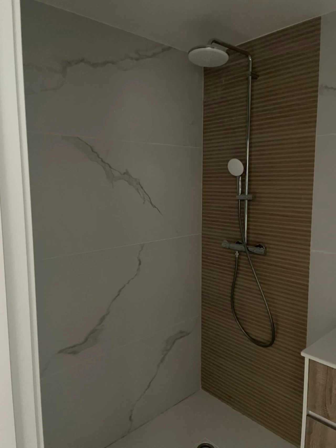 Apartamento T3 para Venda em Parceiros e Azoia Foto 3