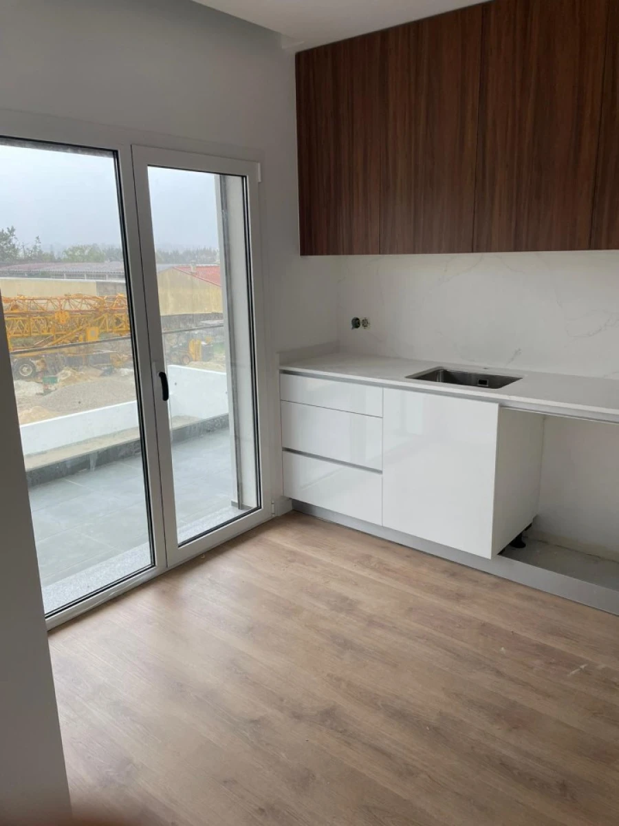 Apartamento T3 para Venda em Parceiros e Azoia Foto 10