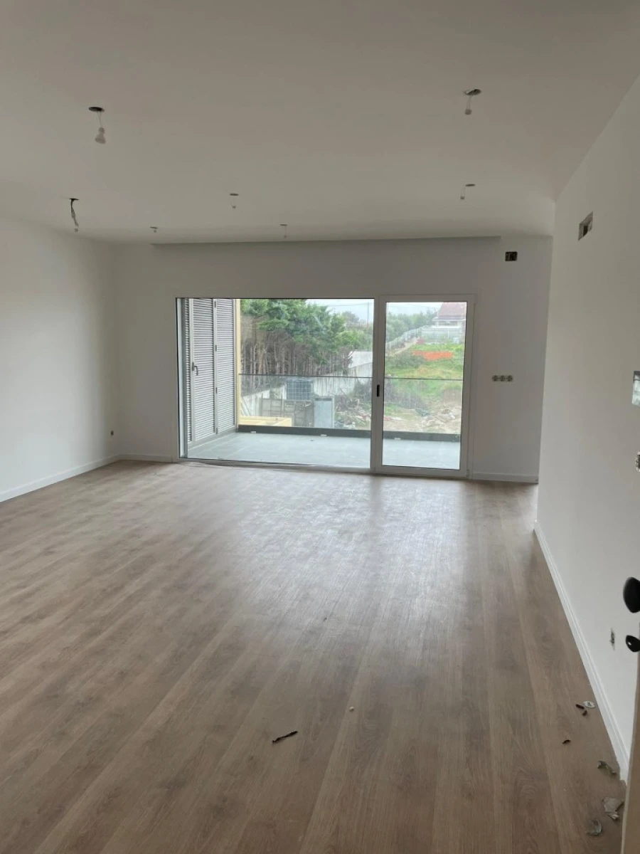 Apartamento T3 para Venda em Parceiros e Azoia Foto 12
