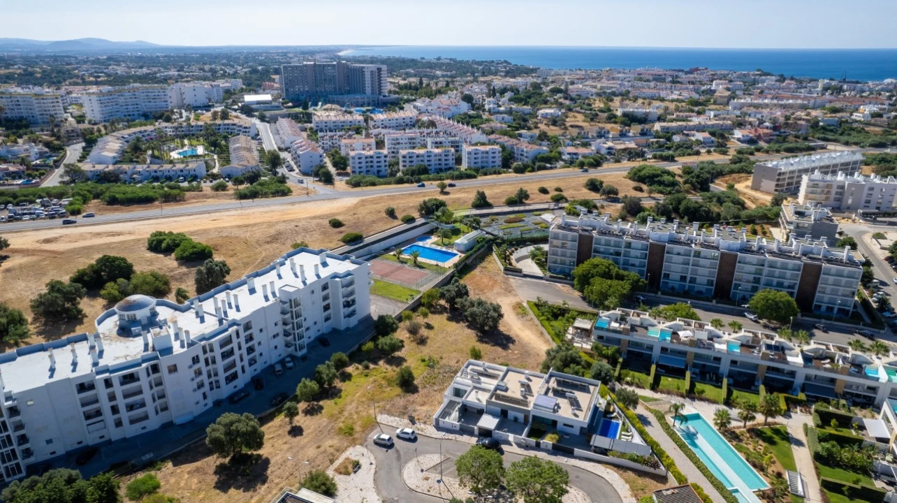 Terreno para Venda em Albufeira e Olhos de Água Foto 8