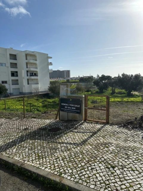 Terreno para Venda em Albufeira e Olhos de Água