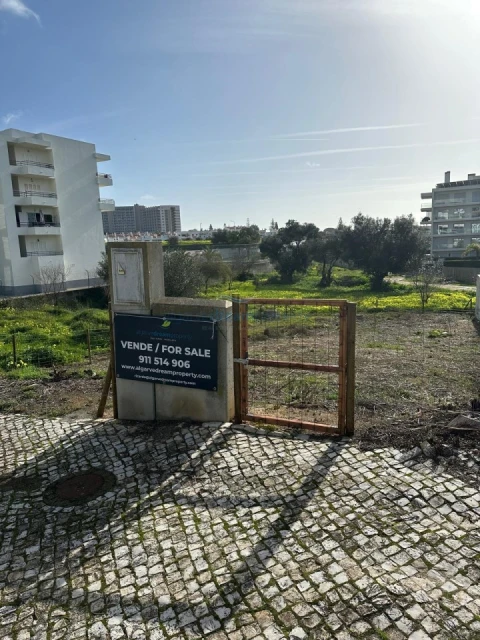 Terreno para Venda em Albufeira e Olhos de Água