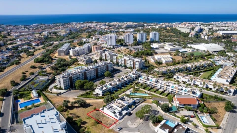 Terreno para Venda em Albufeira e Olhos de Água