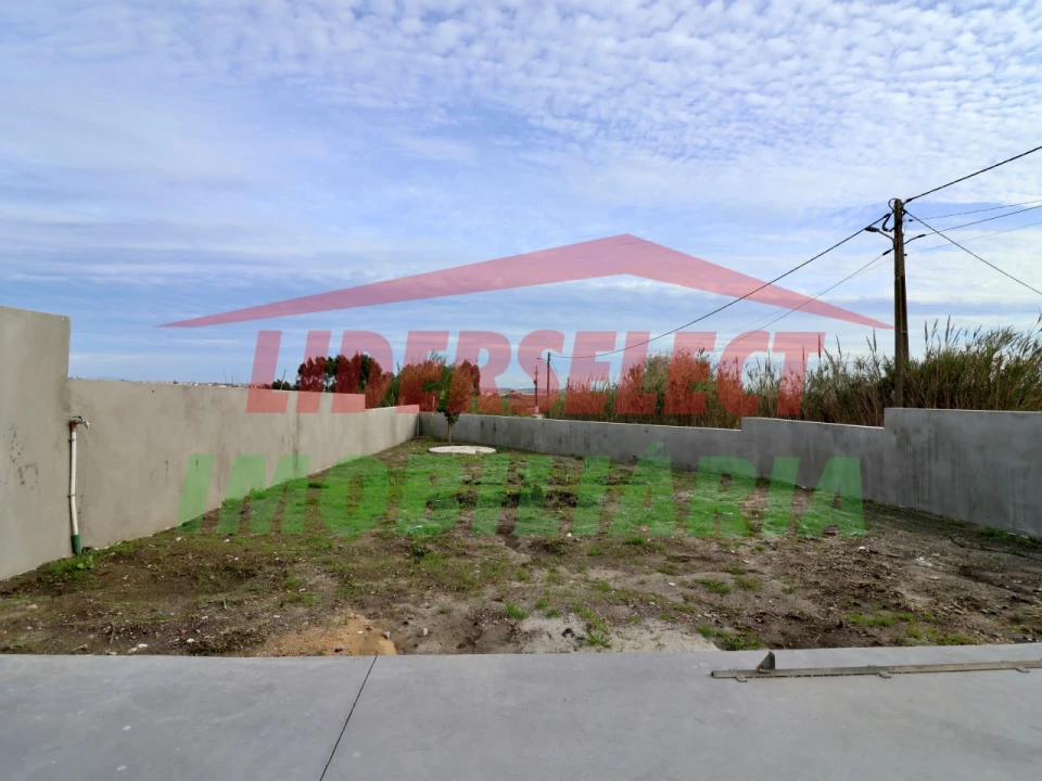 Moradia T4 para Venda em Silveira Foto 57