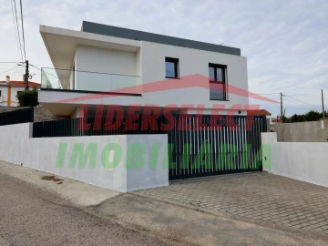 Moradia T4 para Venda em Silveira