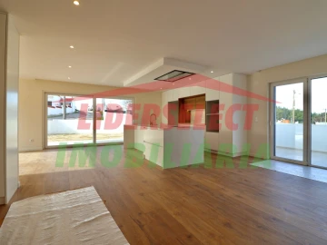 Moradia T4 para Venda em Silveira