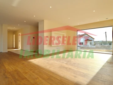 Moradia T4 para Venda em Silveira