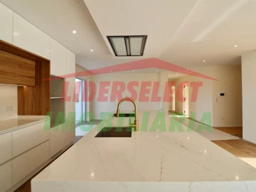 Moradia T4 para Venda em Silveira