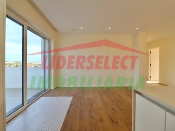 Moradia T4 para Venda em Silveira