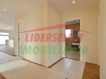 Moradia T4 para Venda em Silveira