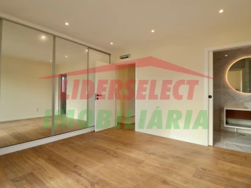 Moradia T4 para Venda em Silveira