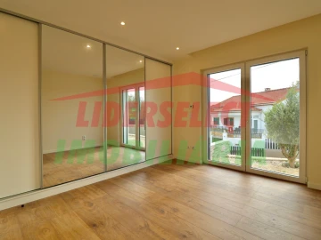 Moradia T4 para Venda em Silveira