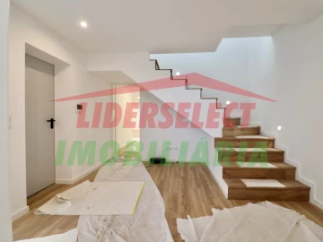 Moradia T4 para Venda em Silveira