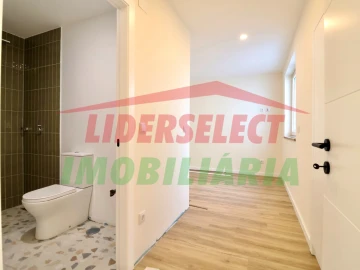 Moradia T4 para Venda em Silveira