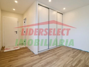 Moradia T4 para Venda em Silveira