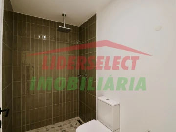 Moradia T4 para Venda em Silveira