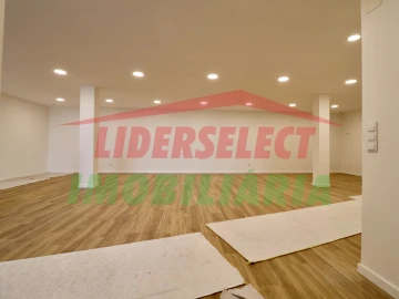 Moradia T4 para Venda em Silveira