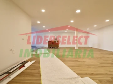 Moradia T4 para Venda em Silveira