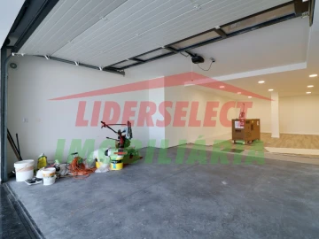 Moradia T4 para Venda em Silveira