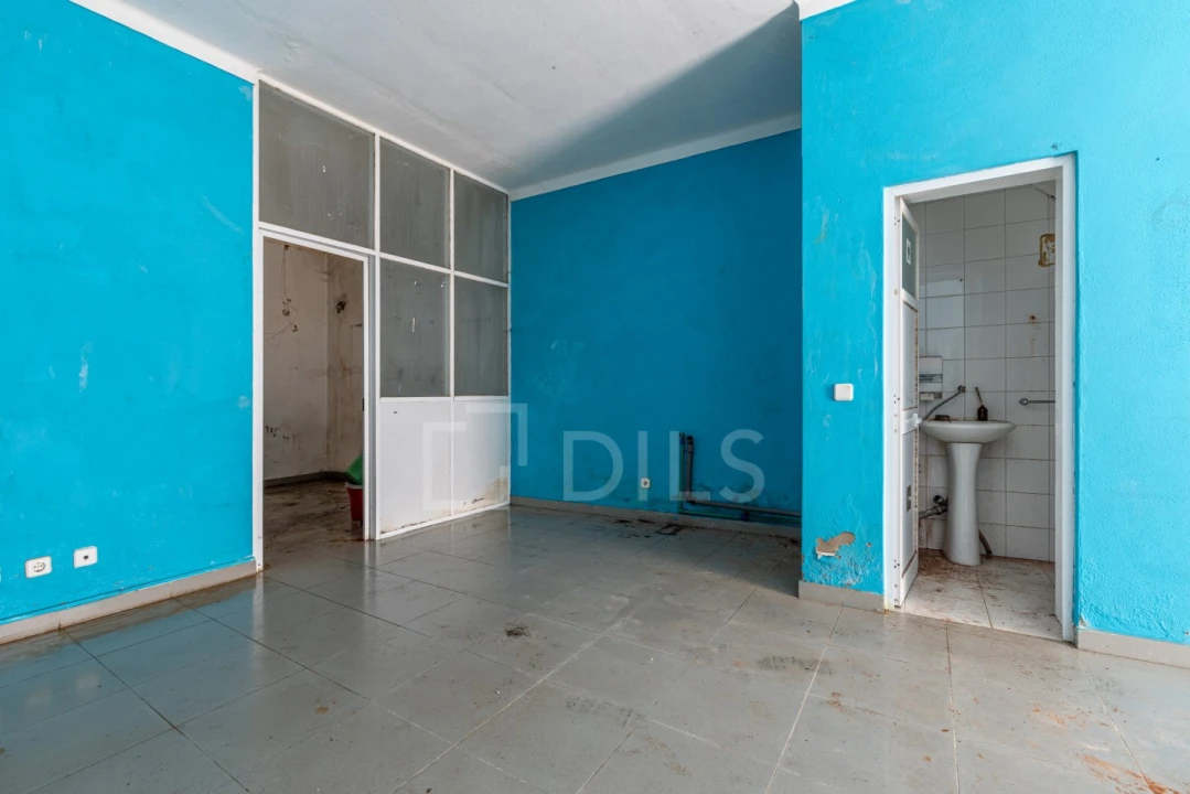 Prédio para Venda em Santa Maria do Castelo e Santiago e Santa Susana Foto 7