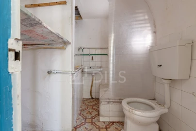 Prédio para Venda em Santa Maria do Castelo e Santiago e Santa Susana