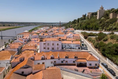 Prédio para Venda em Santa Maria do Castelo e Santiago e Santa Susana