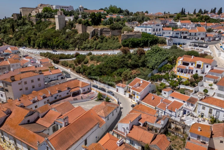 Prédio para Venda em Santa Maria do Castelo e Santiago e Santa Susana Foto 14