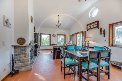 Moradia T5 para Venda em São João das Lampas e Terrugem