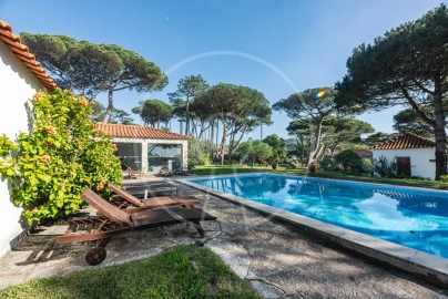 Moradia T5 para Venda em São João das Lampas e Terrugem